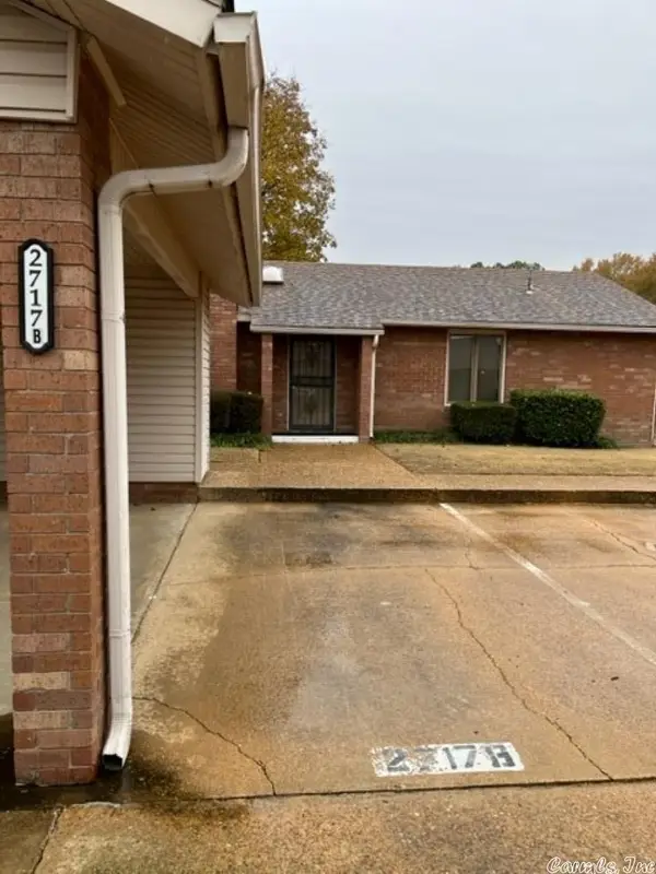 2717 B Greenbriar, Jonesboro, AR 72401