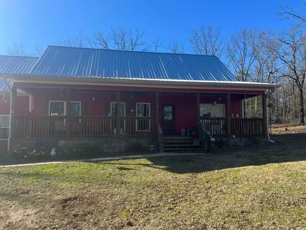 318 Wayne Walker Road, Romance, AR 72136