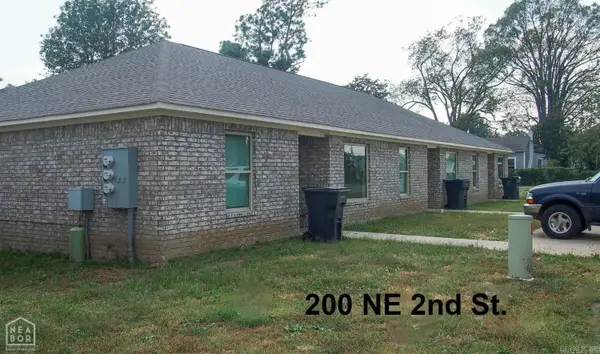 200/202 NE 2nd Street, Walnut Ridge, AR 72476