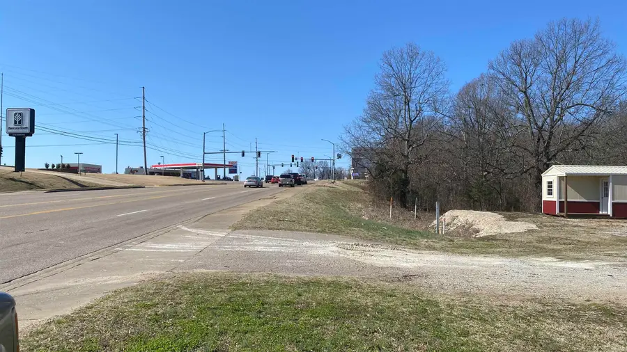 1810 Linwood Drive, Paragould, AR 72450 - Image #3