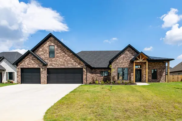 6048 Majestic Waters Drive, Benton, AR 72019