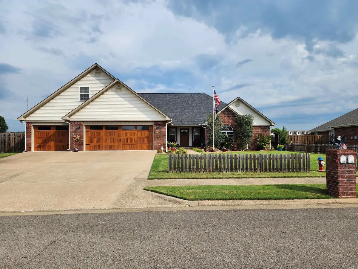 108 Sioux St, Clarksville, AR 72830 - Image #1