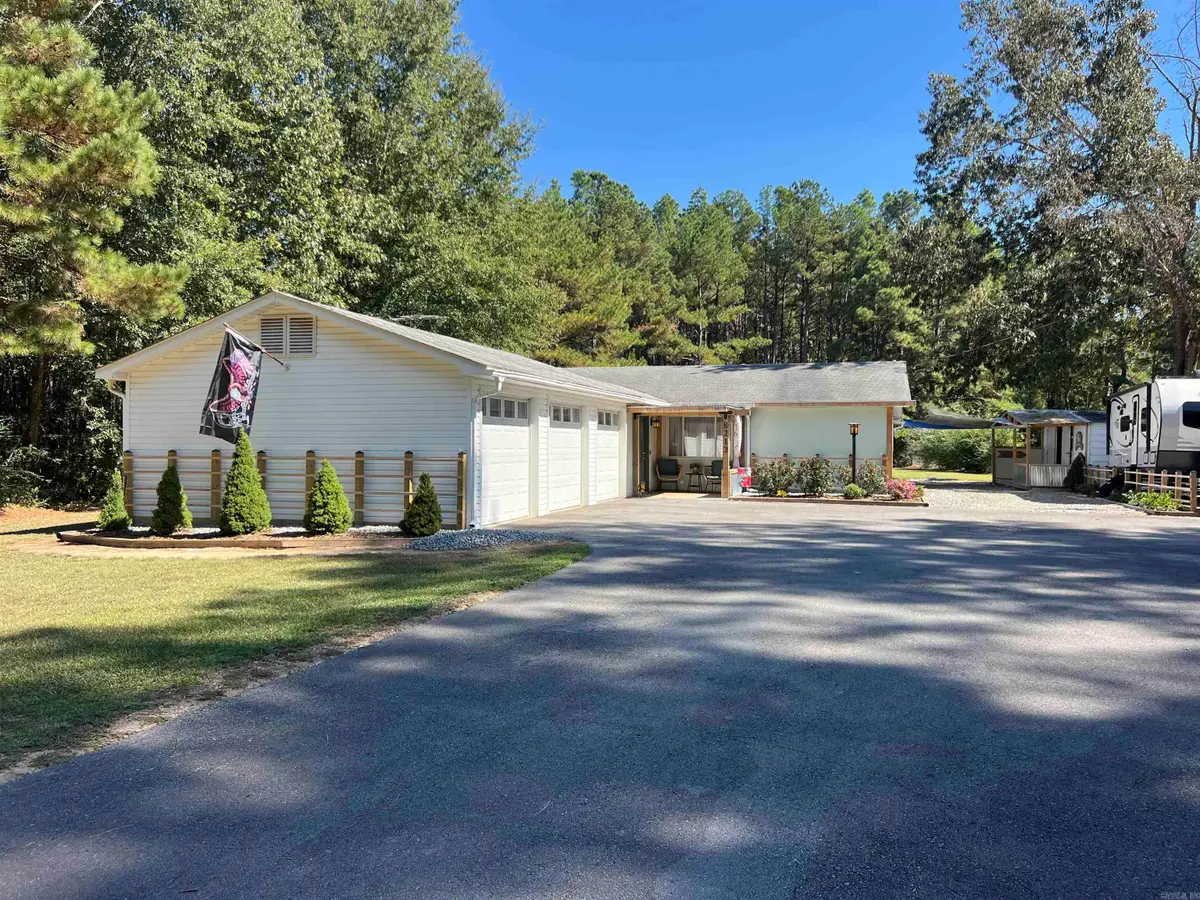 8213 Old Warren Road, Pine Bluff, AR 71603 - Image #1