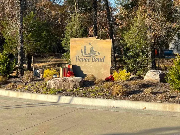 303 Devoe Bend Drive, Maumelle, AR 72113