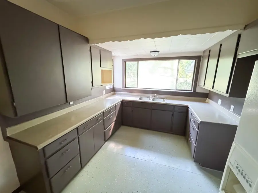 312 Alston, Ozark, AR 72949 - Image #2