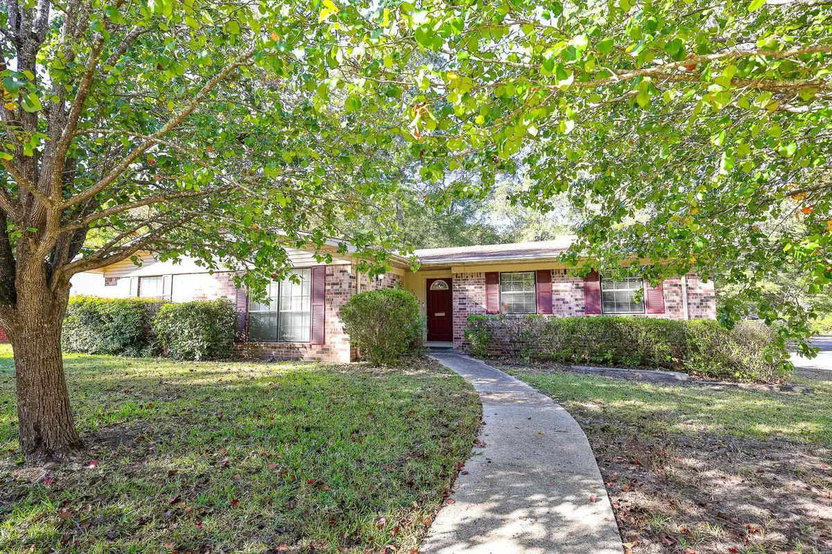 1222 Crestwood Dr, El Dorado, AR 71730 - Image #1