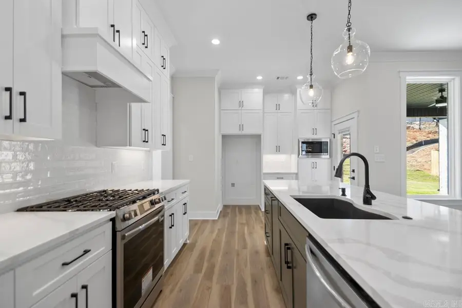 533 Valley Oak Dr, Sherwood, AR 72120 - Image #2