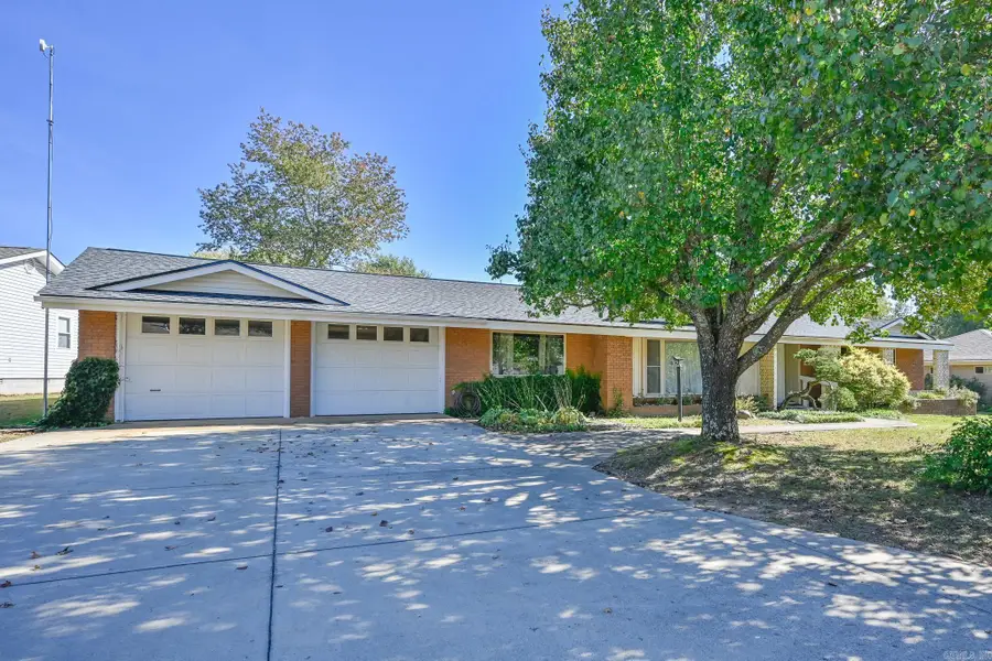 1204 Texas Street, Mena, AR 71953 - Image #2