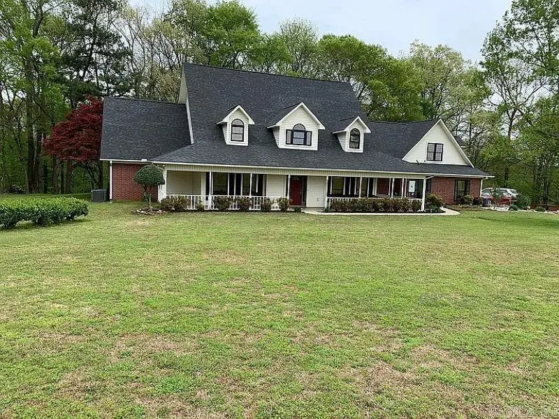 8 Fair Beauty Avenue, Nashville, AR 71852 - Image #1