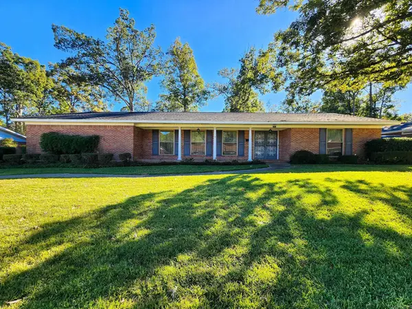 1913 W Oak Street, El Dorado, AR 71730