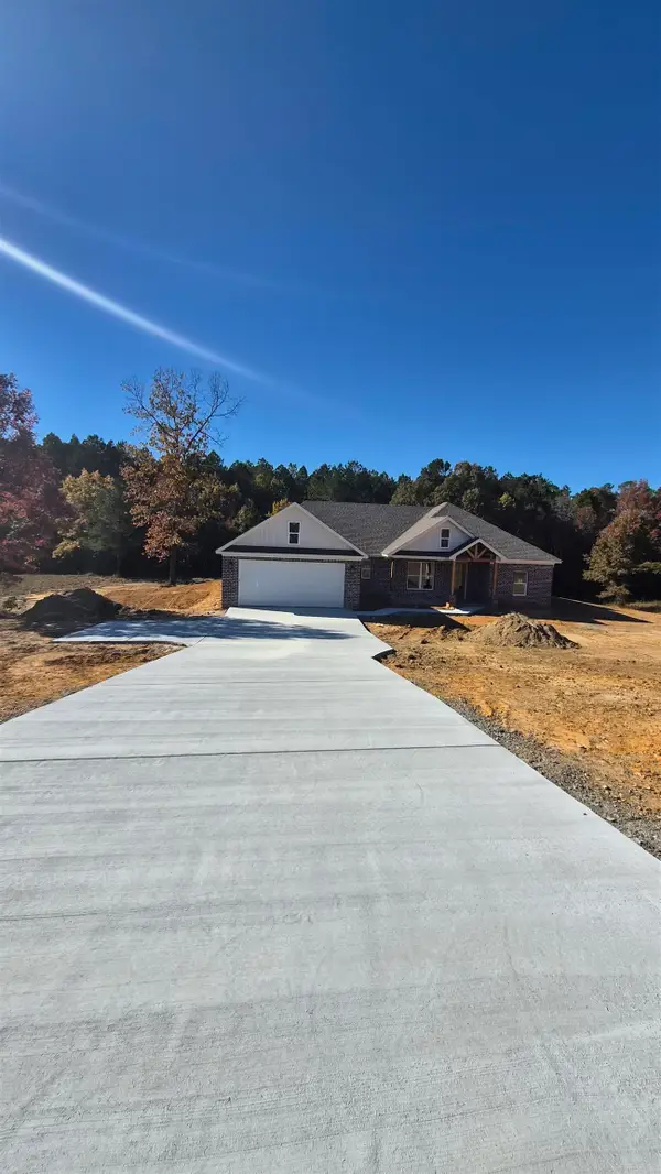 4080 Creek Top, Bauxite, AR 72011