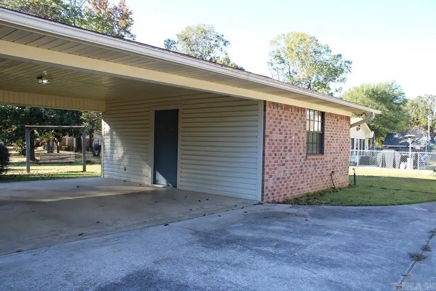1201 E 42nd St., Texarkana, AR 71854 - Image #3