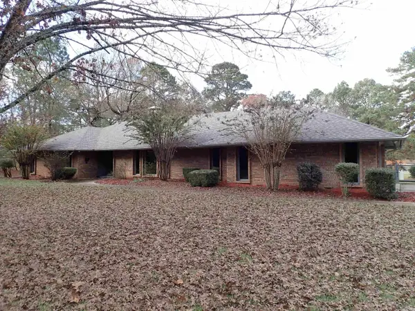 1414 Country Club Road, Arkadelphia, AR 71923