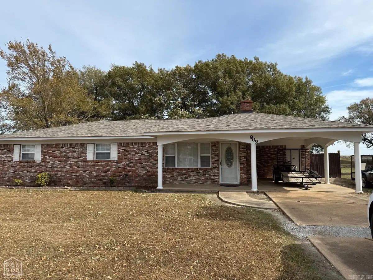 909 Circle Drive, Walnut Ridge, AR 72476 - Image #1