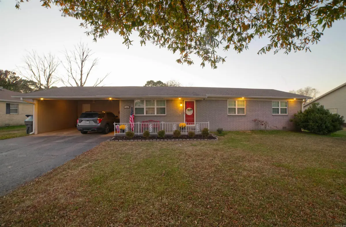 1002 Reynolds Rd, Paragould, AR 72450 - Image #1