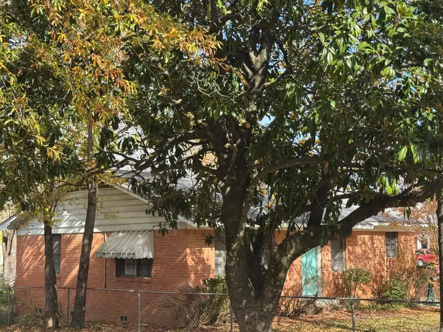 1204 Harton, Conway, AR 72032 - Image #2