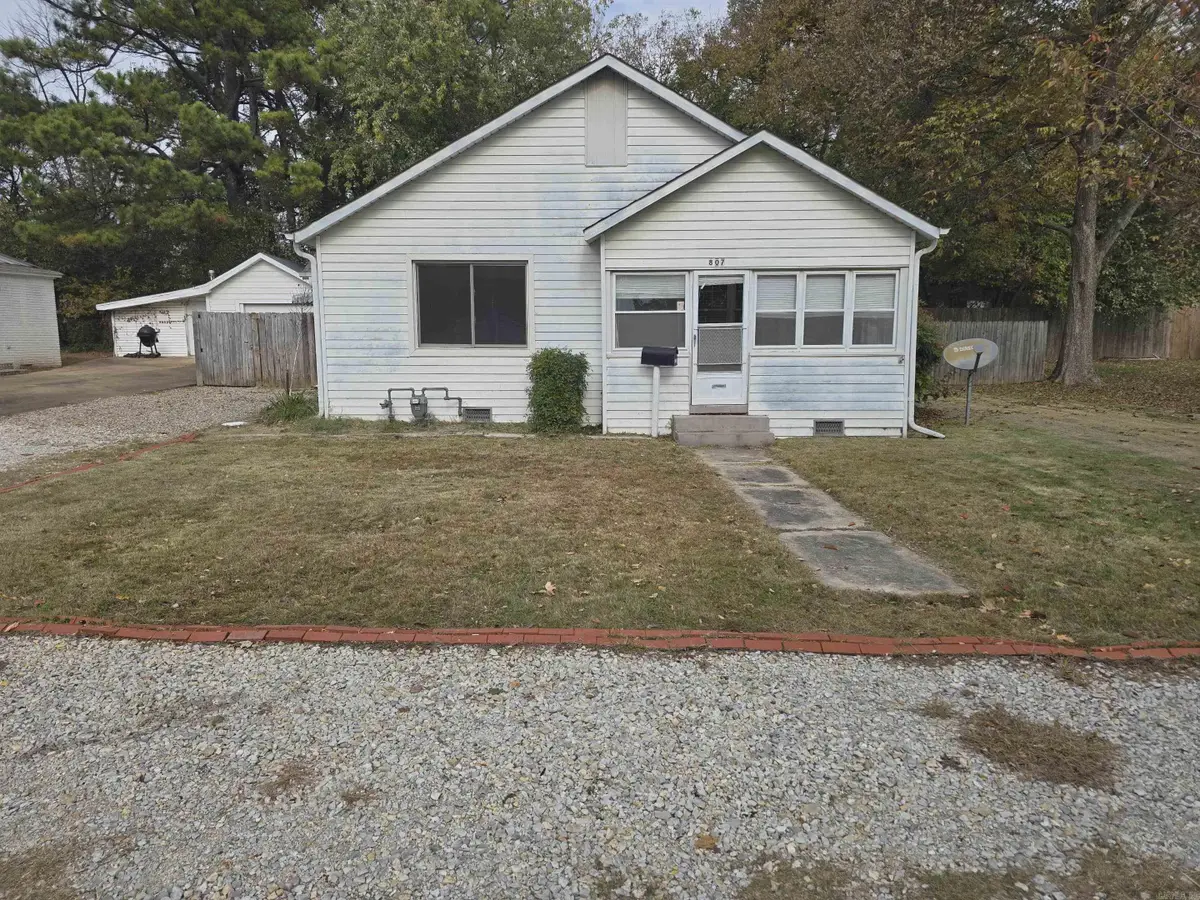 807 W Thompson Street, Paragould, AR 72450 - Image #1