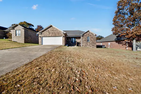 5609 Aviator Dr, Jacksonville, AR 72076