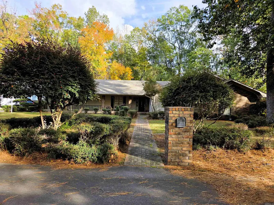 12 Elmwood Circle, Pine Bluff, AR 71603 - Image #2