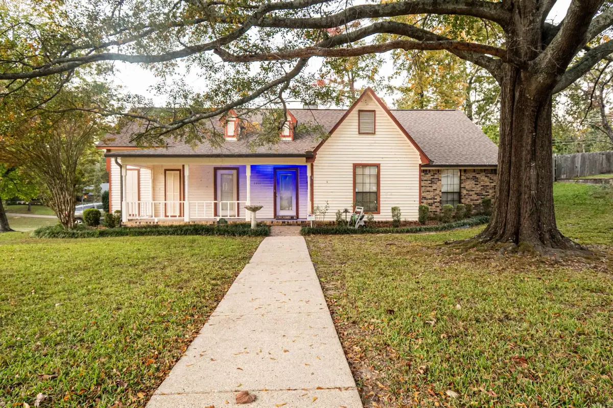 2010 W Oak St, El Dorado, AR 71730 - Image #1