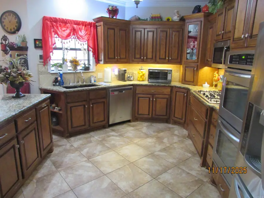 6 Winona Dr, Maumelle, AR 72113 - Image #3