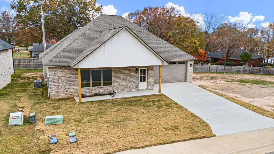 Address Withheld By Seller, Russellville, AR 72802 - Image #3