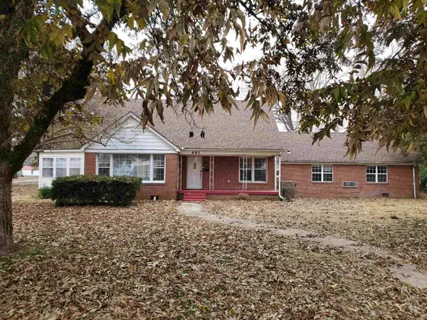 681 S Garfield Street, Piggott, AR 72454