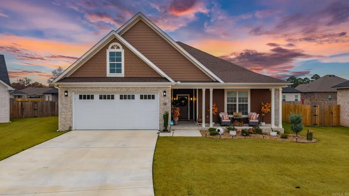 10 Quail Feather Cove, Greenbrier, AR 72058 - Image #1