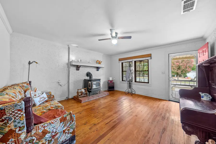 255 W Main Street, Lockesburg, AR 71846 - Image #3