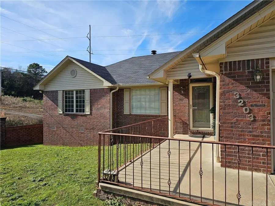 3203 Huntington Dr, Russellville, AR 72802 - Image #2