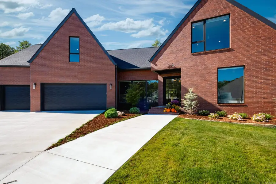 212 Abington Circle, Little Rock, AR 72223 - Image #2