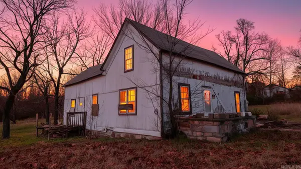 210 N Oak Street, Salem, AR 72576