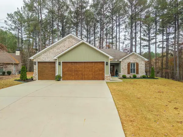 24 Gloria Drive, Hot Springs Village, AR 71909