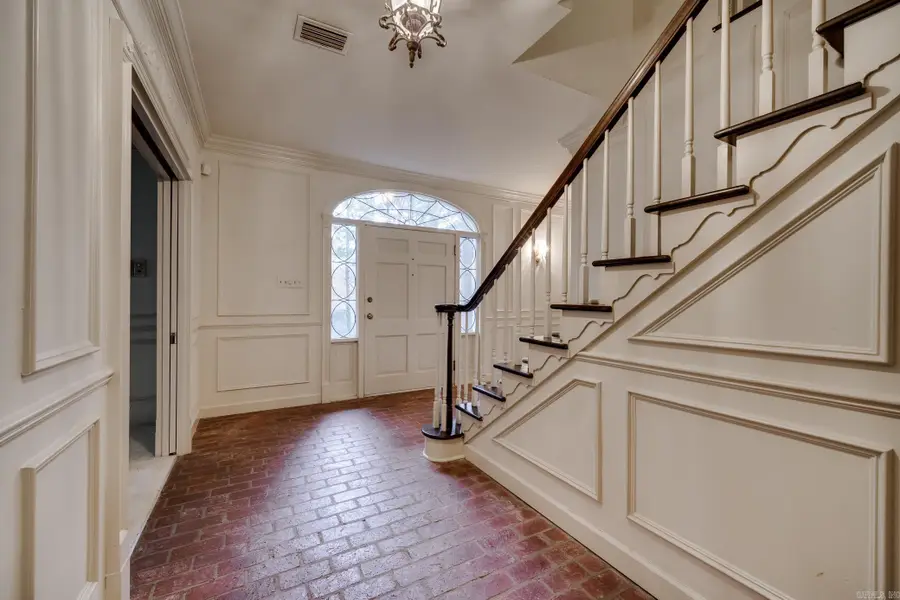 3118 Foxcroft Rd, Little Rock, AR 72227 - Image #3