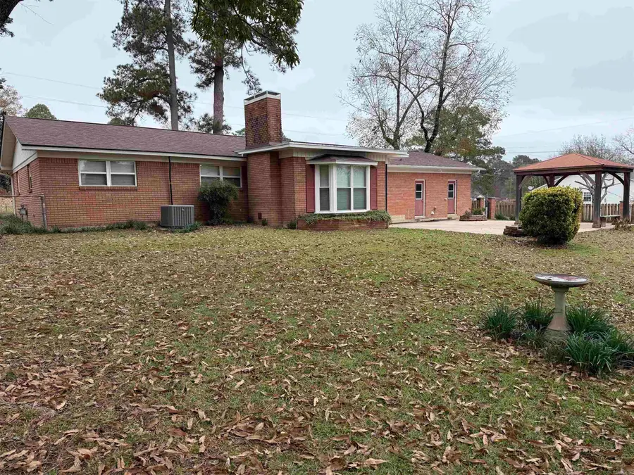 1001 W Johnson Street, Nashville, AR 71852 - Image #2