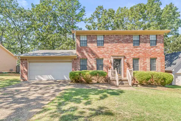 32 Old Forge Court, Little Rock, AR 72227