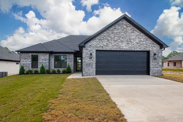 103 Dylan, Benton, AR 72015
