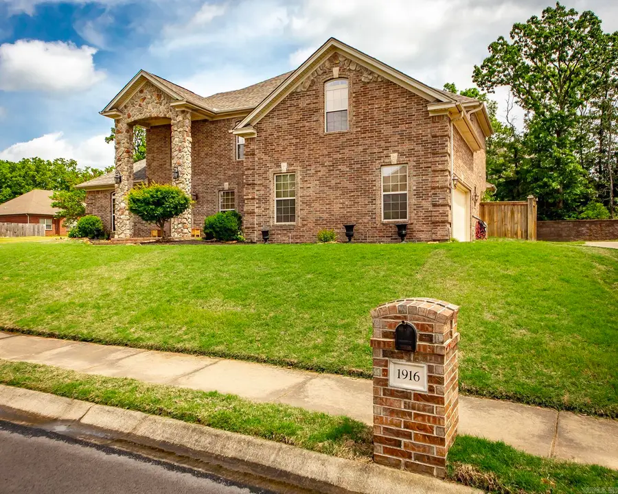 1916 Oakbrook Dr, Sherwood, AR 72120 - Image #3