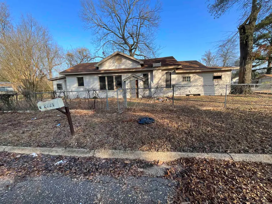 2221 E 11th St, Texarkana, AR 71854 - Image #2