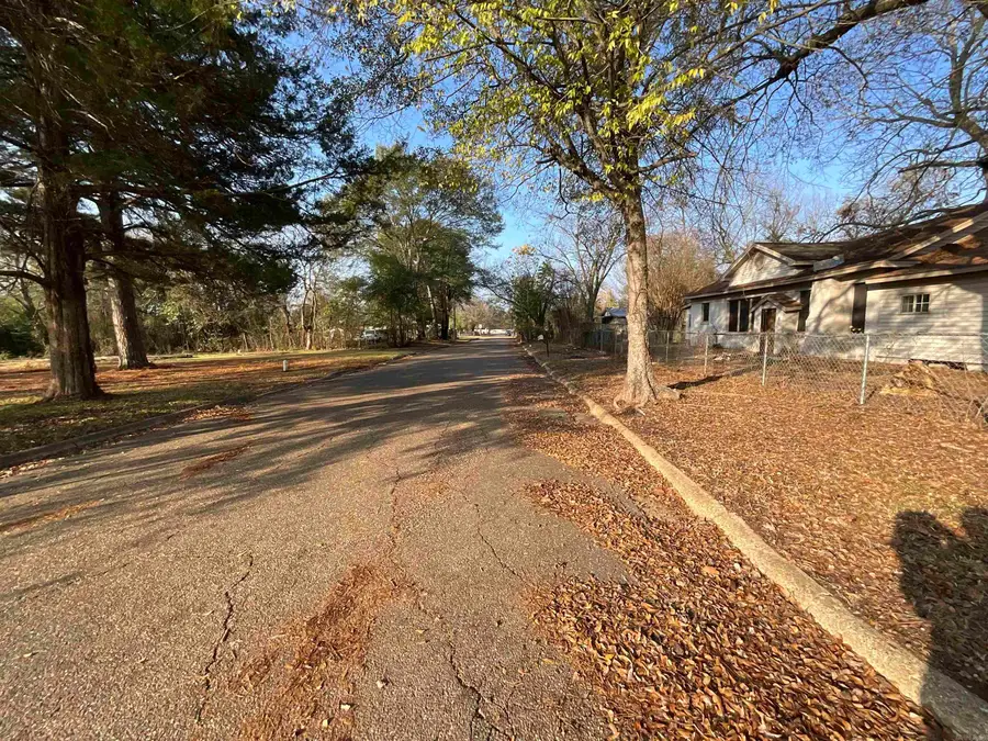 2221 E 11th St, Texarkana, AR 71854 - Image #3