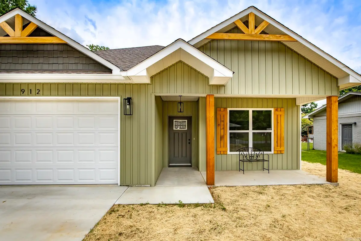 912 Lakeshore Drive, Heber Springs, AR 72543 - Image #1