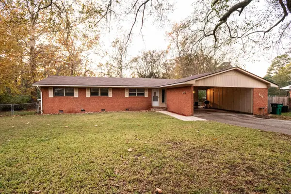 901 Crestwood Drive, El Dorado, AR 71730