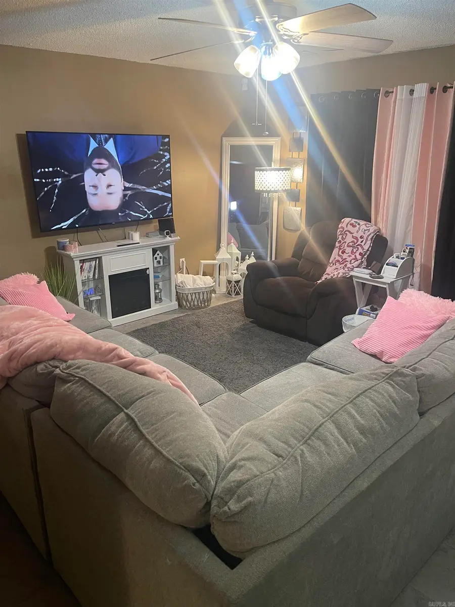 18 Woodbriar Dr, Jacksonville, AR 72076 - Image #2