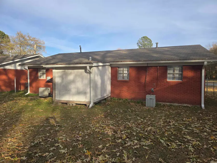 3016 S Gum Street, Pine Bluff, AR 71603 - Image #2