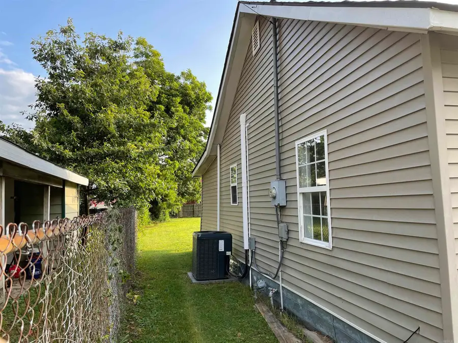 1507 W Emerson Street, Paragould, AR 72450 - #3