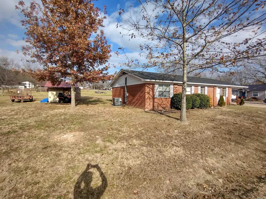 801 Clarence Street, Mountain View, AR 72560 - Image #2