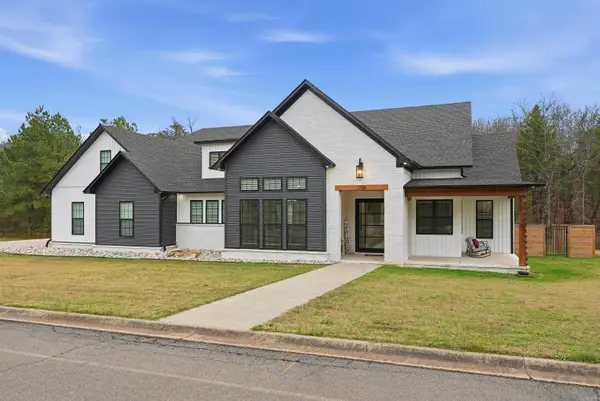 1708 E Holloway St, Morrilton, AR 72110