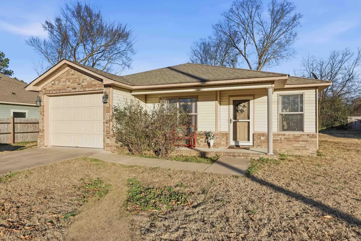 702 N Cedar St, Morrilton, AR 72110 - Image #1