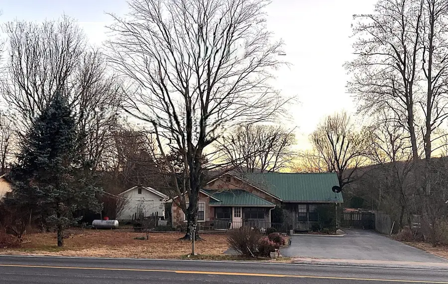 1201 E Main Street, Mountain View, AR 72560 - Image #3