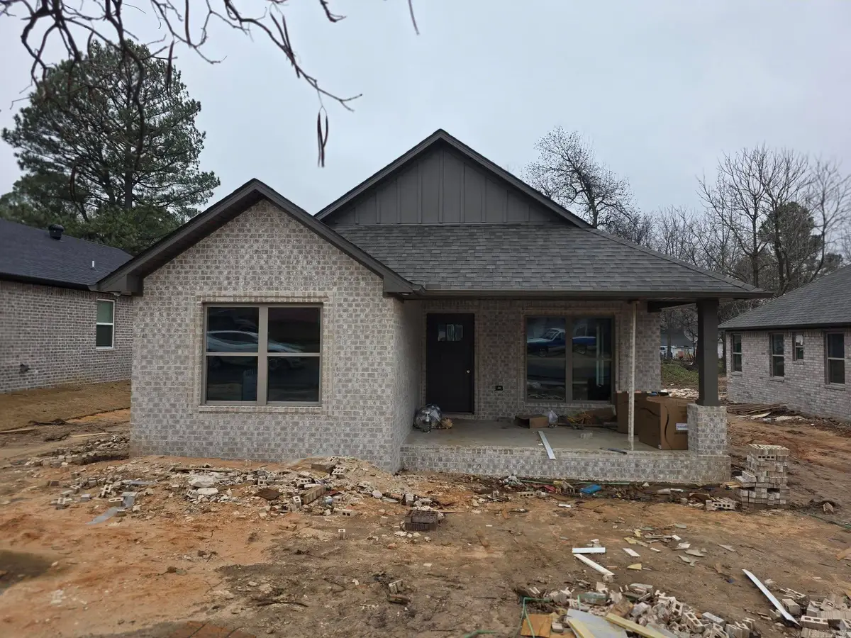 802 N 3rd Street, Paragould, AR 72450 - #1